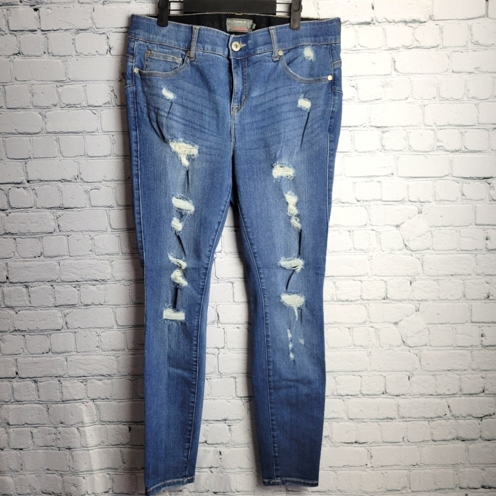 Torrid Size 14R Distressed Bomshell Skinny Jeans
